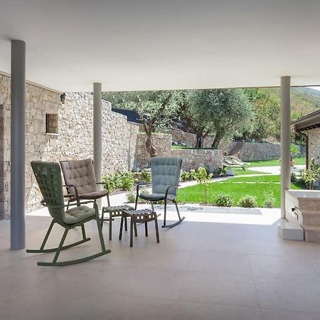 Villa Divina - Apt Divina Con Piscina E Vista Lago Castelletto Di Brenzone Eksteriør billede