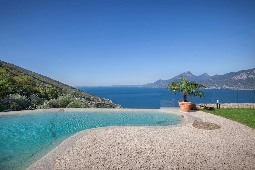 Villa Divina - Apt Divina Con Piscina E Vista Lago Castelletto Di Brenzone Eksteriør billede