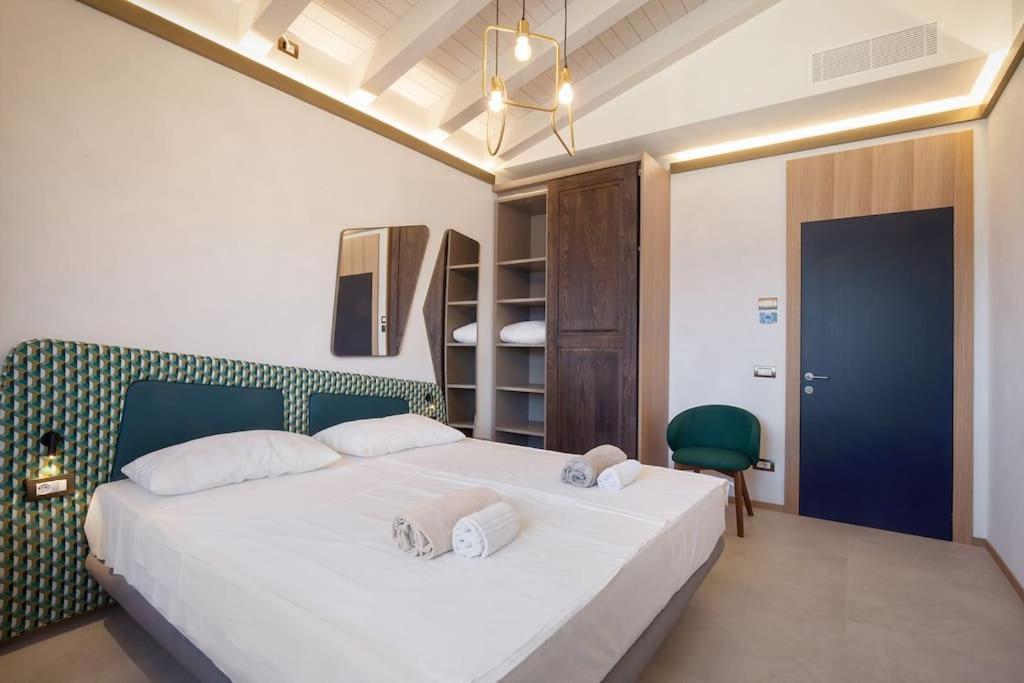 Villa Divina - Apt Divina Con Piscina E Vista Lago Castelletto Di Brenzone Eksteriør billede